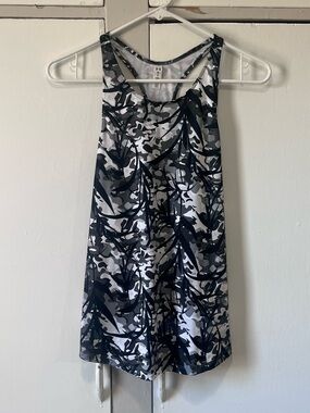 Under Armour Women’s Camo Racerback Tank Black White Size M